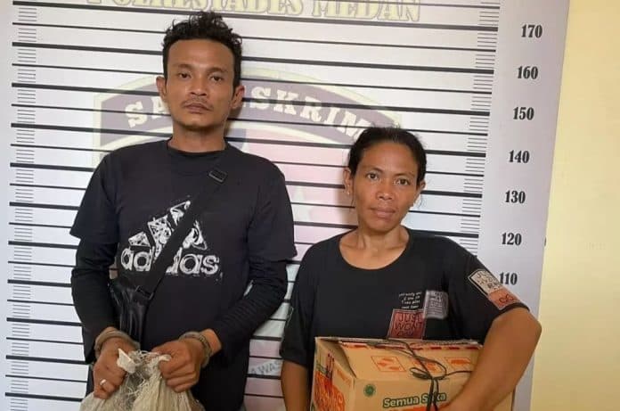 polsek_medan_area_tangkap_dua_pencuri_di_toko_ponsel_satu_diantaranya_wanita