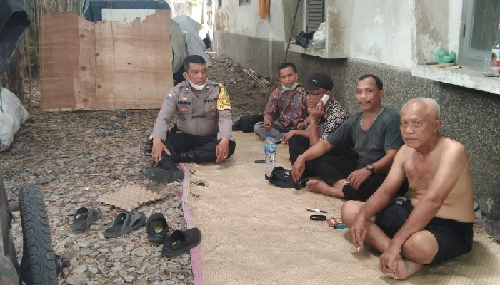polsek_medan_baru_sambangi_rumah_warga_secara_door_to_door