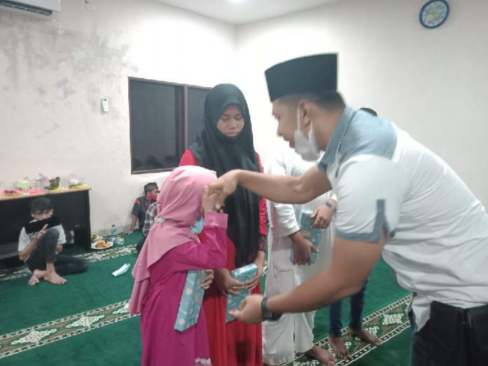 polsek_medan_baru_santuni_anak_yatim_piatu_dan_buka_puasa_bersama