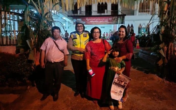 polsek_padang_hilir_gencarkan_patroli_pengamanan_ibadah_natal_di_sejumlah_gereja