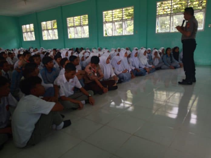 polsek_perdagangan_sosialisasi_calon_anggota_polri_di_sekolah