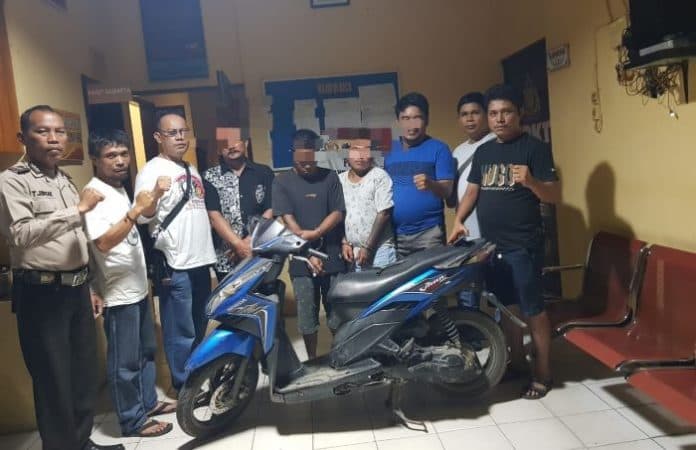 polsek_siantar_martoba_tangkap_tiga_pelaku_pencurian_motor_dalam_masjid