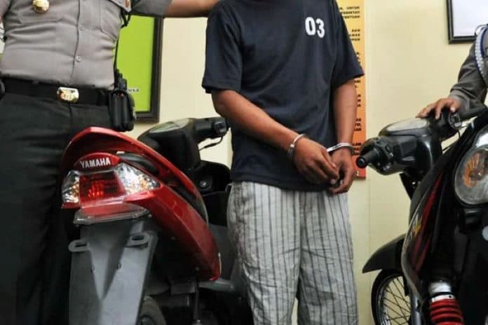 polsek_siantar_timur_amankan_pelaku_pencurian_sepeda_motor