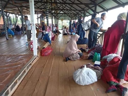 pondok_wisata_penatapan_pesawat_terbang_kualanamu_jadi_berkah_bagi_pedagang