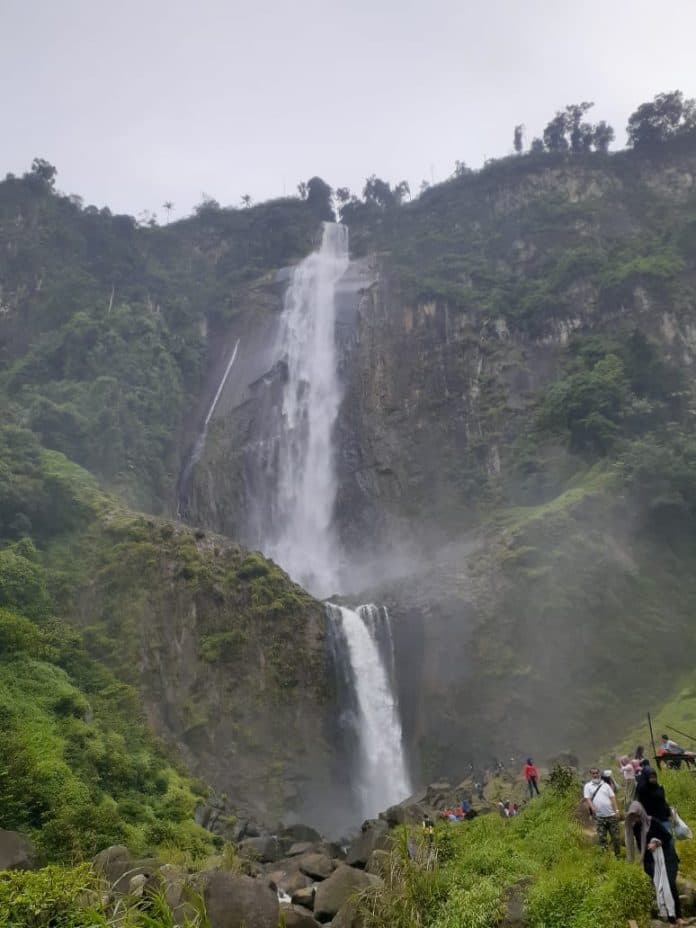 ponot_air_terjun_tertinggi_di_indonesia_yang_ada_di_asahan
