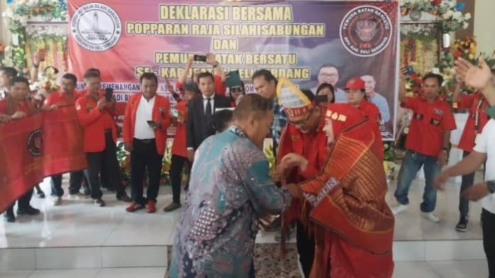 popparan_raja_silahisabungan_dan_pemuda_batak_bersatu_deklarasikan_dukung_asri_ludin_tambunan_jadi_bupati_deli_serdang