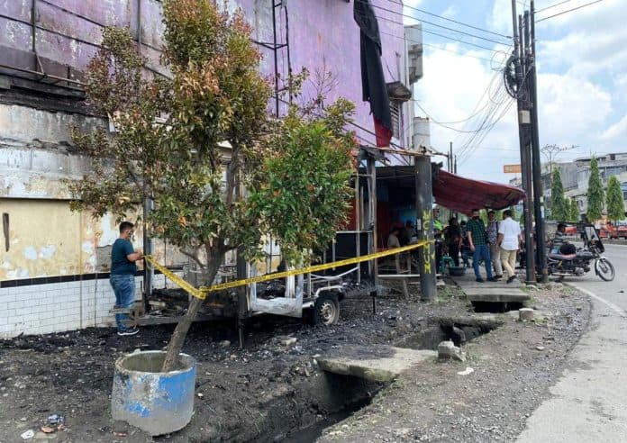 pos_lantas_polsek_sunggal_di_kampung_lalang_diduga_dibakar_odgj