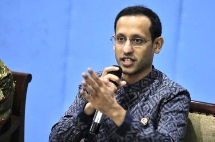 ppdb_jalur_zonasi_bermasalah_nadiem_akui_lanjutkan_kebijakan_menteri_sebelumnya