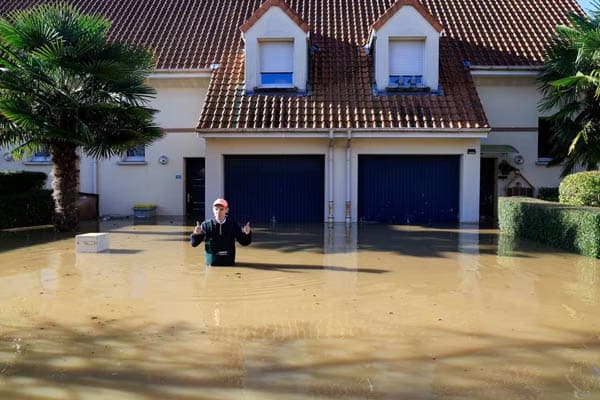 prancis_utara_dilanda_banjir_ratusan_rumah_dan_perladangan_terendam_air