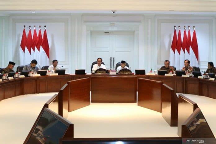 presiden_ingatkan_ancaman_resesi_ekonomi_tahun_depan