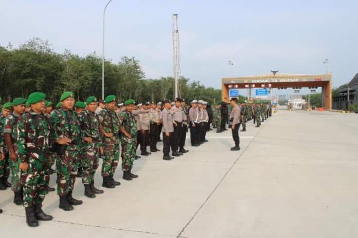 presiden_jokowi_bakal_resmikan_tol_sinaksak_polres_simalungun_dan_tni_gelar_apel_vvip