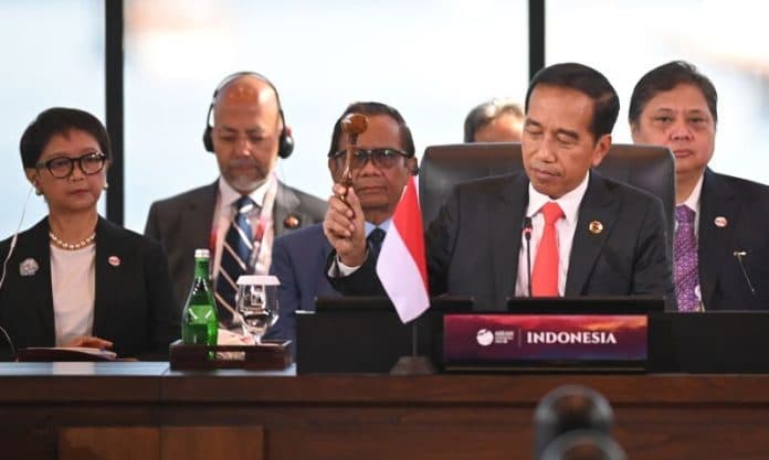 presiden_jokowi_harapkan_asean_berperan_penting_untuk_perdamaian