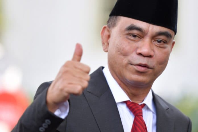 presiden_jokowi_lantik_mantan_jurnalis_budi_arie_jadi_menkominfo