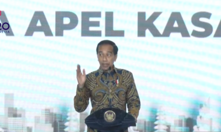 presiden_jokowi_minta_polri_kawal_dan_jaga_investasi