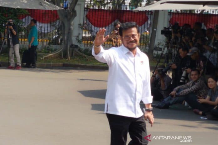 presiden_jokowi_panggil_mantan_gubernur_sulsel_yasin_limpo