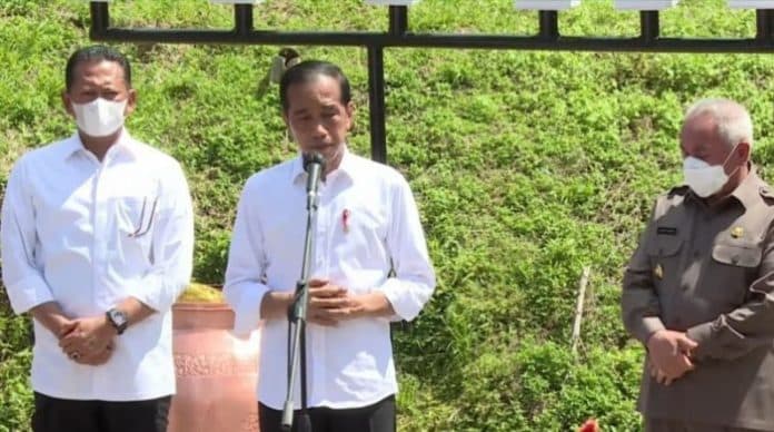 presiden_jokowi_tegaskan_penyatuan_tanah_dan_air_di_ikn_bentuk_kebinekaan