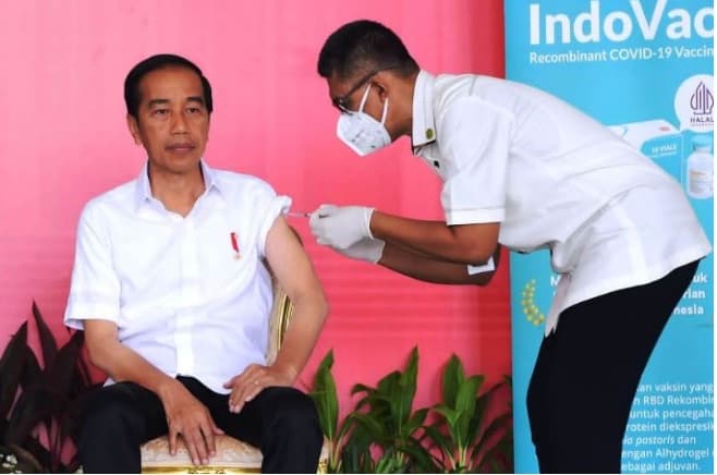 presiden_jokowi_vaksin_covid_19_booster_kedua_gunakan_indovac