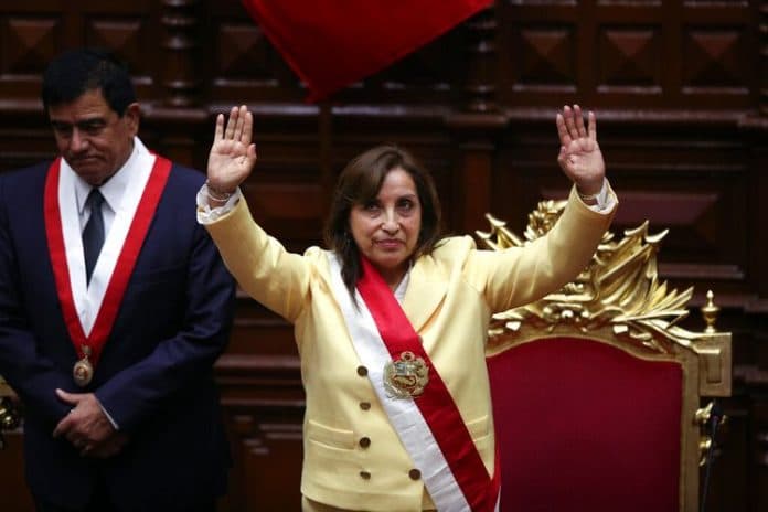 presiden_peru_tolak_mundur_minta_pemilu_dipercepat