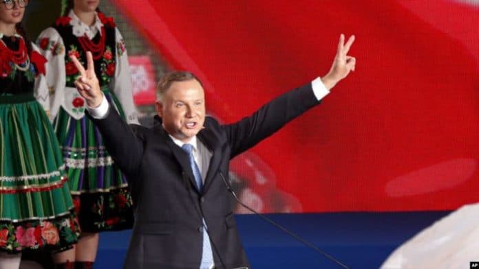 presiden_polandia_andrzej_duda_positif_covid_19