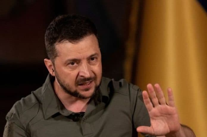 presiden_zelenskyy_ukraina_digempur_penjajah