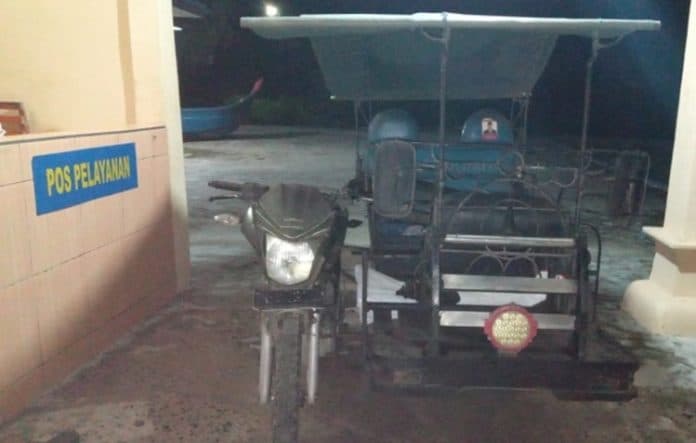 pria_bawa_spanduk_caleg_ditemukan_sekarat_di_batu_bara
