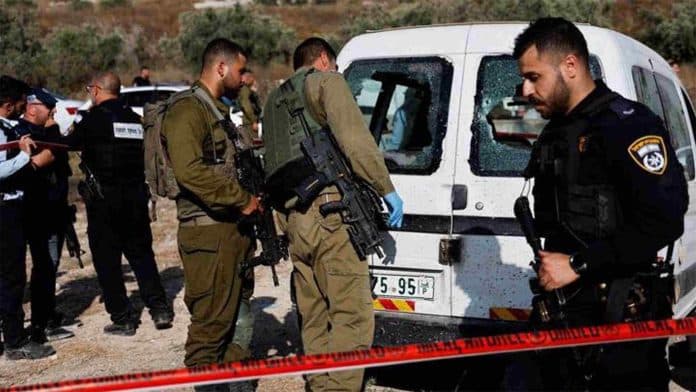 pria_bersenjata_palestina_menembak_tentara_israel_di_tepi_barat