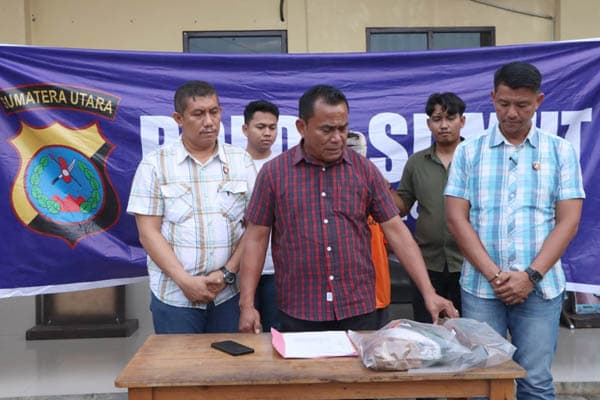 pria_di_sergai_pukuli_istri_pakai_balok_sebelum_bacok_diri_sendiri