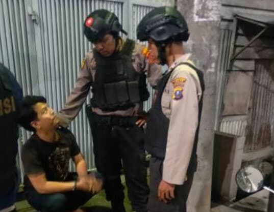 pria_ini_kedapatan_bawa_sabu_saat_nongkrong_di_jalan_sekip_medan