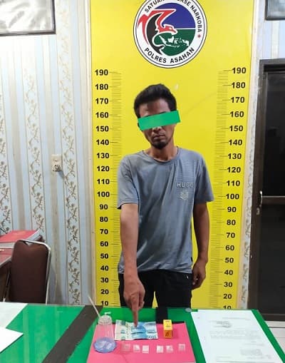 pria_ini_mengira_sudah_lihai_menyimpan_sabu_lihat_apa_yang_dilakukan_polres_asahan