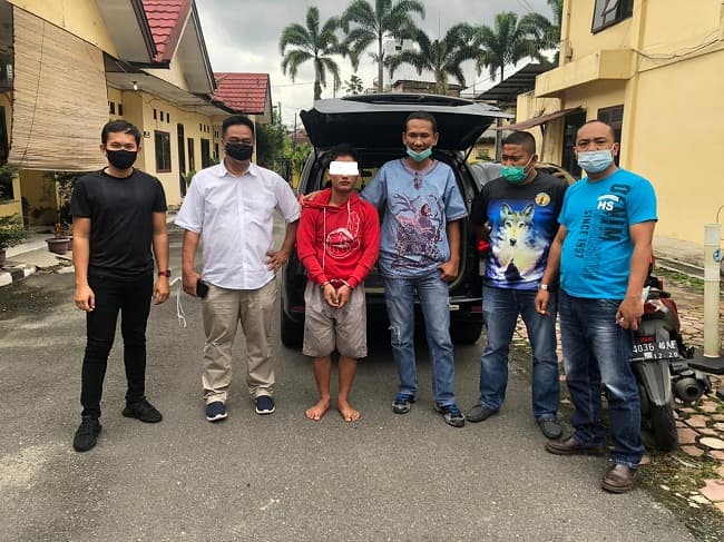 pria_remaja_cabuli_remaja_putri_yang_masih_abg_ini_yang_terjadi