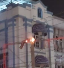 pria_yang_tewas_terbakar_di_medan_ternyata_hendak_mengecat_tiang_baliho