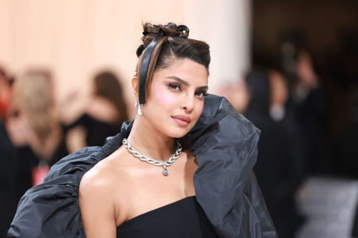 priyanka_chopra_ternyata_pernah_dirundung_saat_remaja
