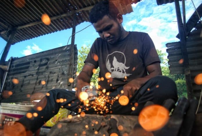 produksi_pandai_besi_tradisional_deli_serdang_terkendala_peralatan