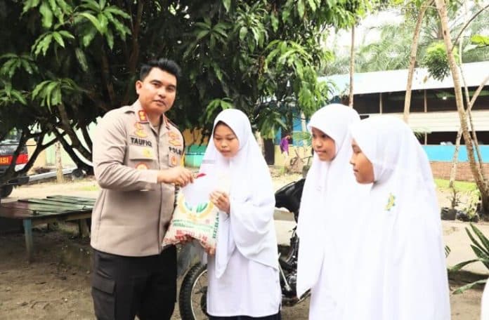 program_selaras_kapolres_batu_bara_santuni_anak_yatim