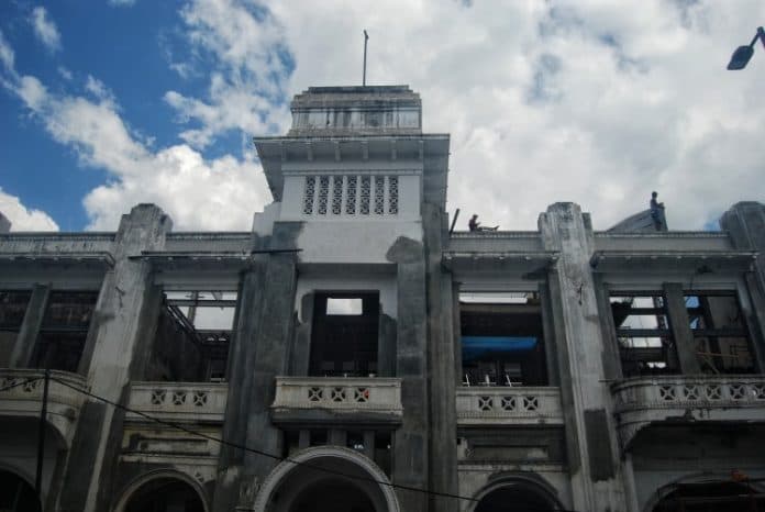 proses_penyelesaiaan_revitalisasi_gedung_warenhuis_medan