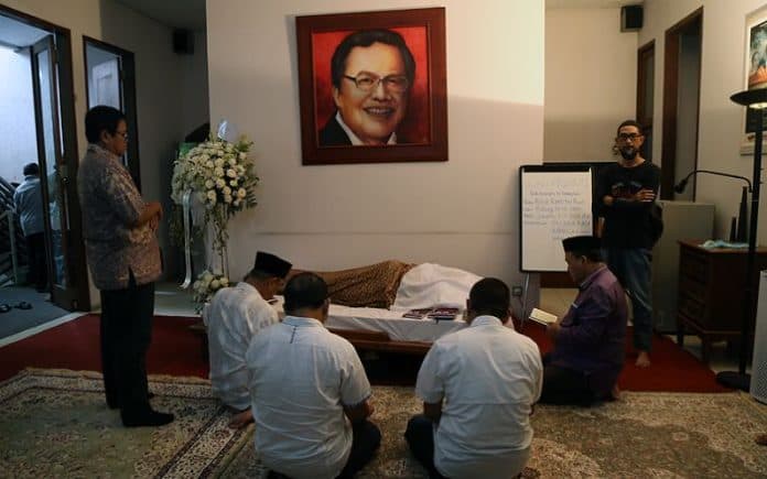 prosesi_pemakaman_mantan_menko_kemaritiman_rizal_ramli_digelar_tanpa_upacara_kenegaraan
