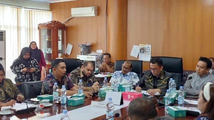 prosesnya_rumit_dan_lama_dprd_medan_sepakati_urusan_pbg_dievaluasi