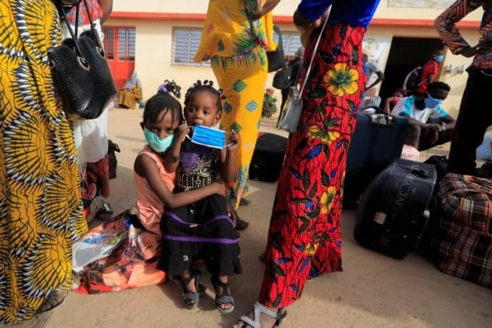 protes_jam_malam_pengunjuk_rasa_di_senegal_rusuh