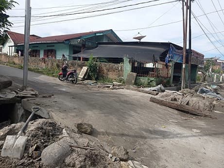 proyek_drainase_di_kelurahan_asuhan_siantar_dikeluhkan_warga_lurah_segera_diperbaiki
