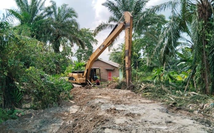 proyek_normalisasi_sungai_di_tebing_tinggi_diduga_langgar_uu_kip