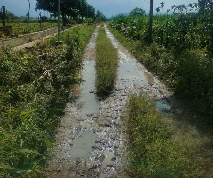 proyek_pembangunan_jut_desa_jandi_meriah_karo_dipertanyakan_warga_ke_mana_sisa_uangnya