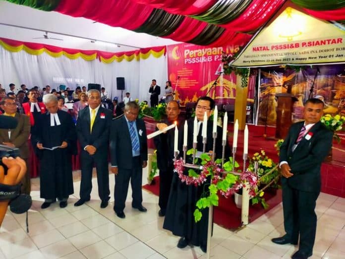 psssib_siantar_rayakan_natal_keluarga_tak_mampu_dapat_sembako