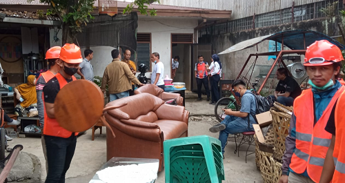 pt_kai_ambil_alih_aset_gudang_penyimpanan_mobil_dan_rumah_di_medan