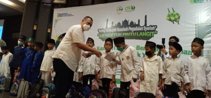 pt_pegadaian_kanwil_i_medan_santuni_2000_anak_yatim_piatu