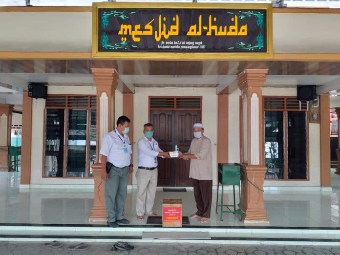 pt_sttc_serahkan_bantuan_62_infrared_thermometer_ke_rumah_ibadah_dan_instansi_pemerintah