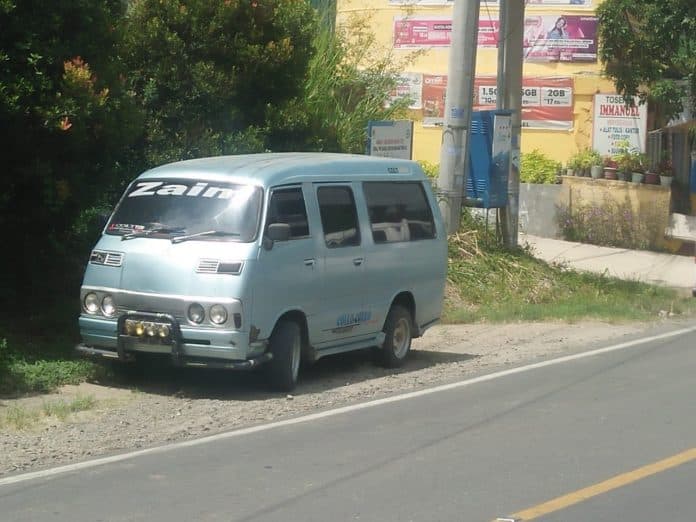 ptm_belum_berlangsung_menambah_panjang_redupnya_angkot_sopo_di_toba