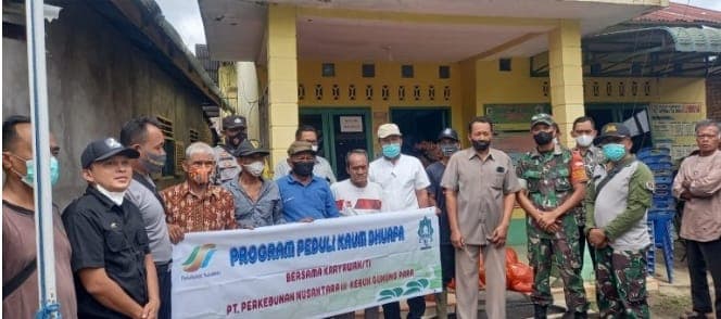 ptpn_iii_gunung_para_salurkan_sembako_bagi_duafah