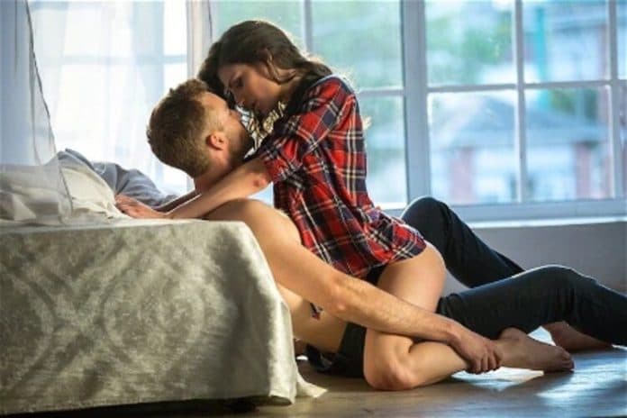 puaskan_pasangan_anda_dengan_5_tips_seks_di_akhir_pekan_pria_punya_mau