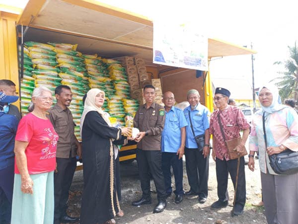 pud_pasar_medan_bersama_ppal_gelar_pasar_murah_keliling