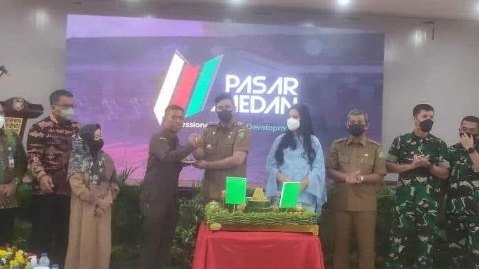 pud_pasar_medan_gelar_hut_ke_29_dan_luncurkan_logo_baru